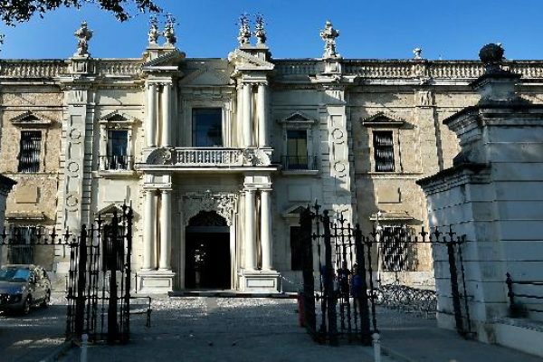 fachada-universidad-sevilla-U73531682206daC-620x349@abc
